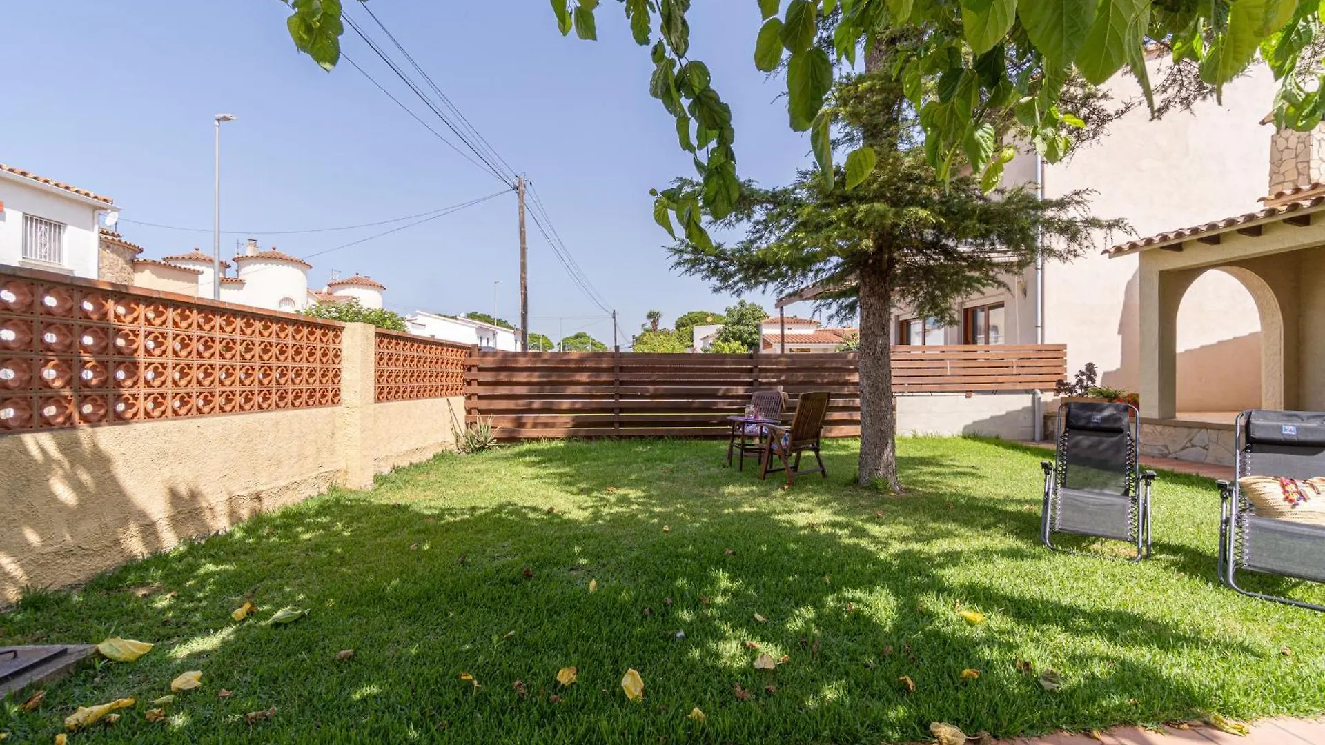 Apart-Rent Casa Con Jardin Pani 0081 Empuriabrava Villa